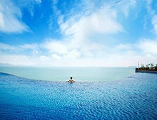 游不到頭的泳池:只有普通的浴缸大小,在家就能實現