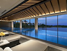 為什么泳池恒溫加熱機(jī)組空氣源熱泵更環(huán)保？