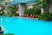 如何選擇泳池水處理設備廠家?