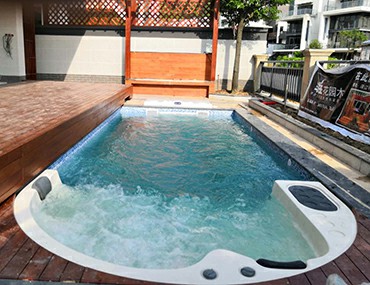 還在為別墅泳池設(shè)備的選擇而煩惱？這里有你想要的