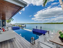 天氣再冷也別放棄游泳，家用恒溫無邊際泳池讓你肆意暢游[戴高樂泳池設備]