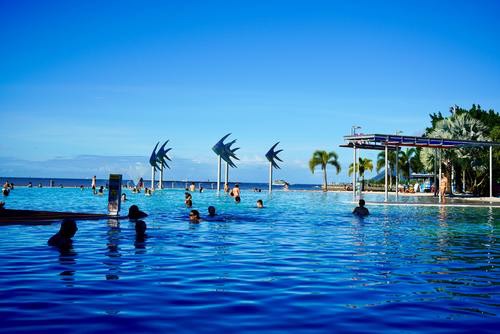 別墅泳池維護原來如此簡單，后悔現(xiàn)在才知道！——戴高樂泳池設(shè)備