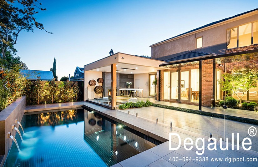 一般私家別墅泳池每天補(bǔ)充多少新水比較合適？——戴高樂泳池設(shè)備