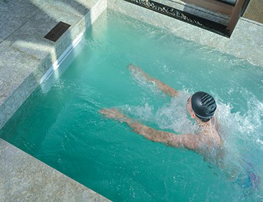 無邊際泳池循環(huán)系統(tǒng)這么神奇，竟然讓小泳池化身大泳池