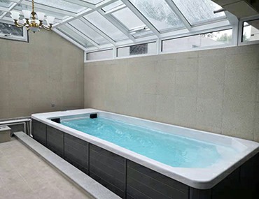 別墅要想做游泳池，這種整體式游泳池非常適合別墅