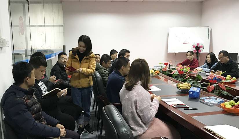 戴高樂泳池設備