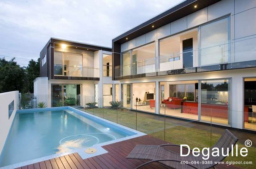 室外別墅泳池設(shè)備