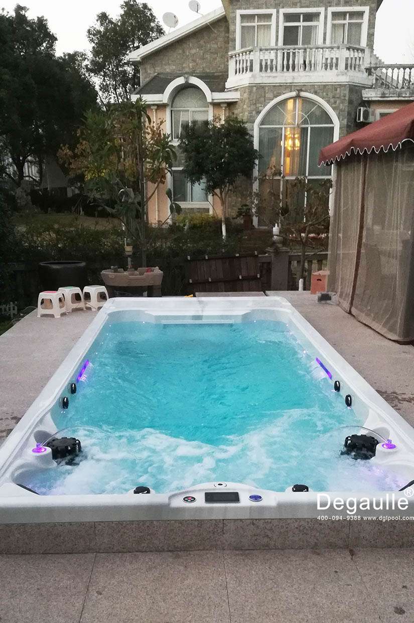 別墅無邊游泳池設備