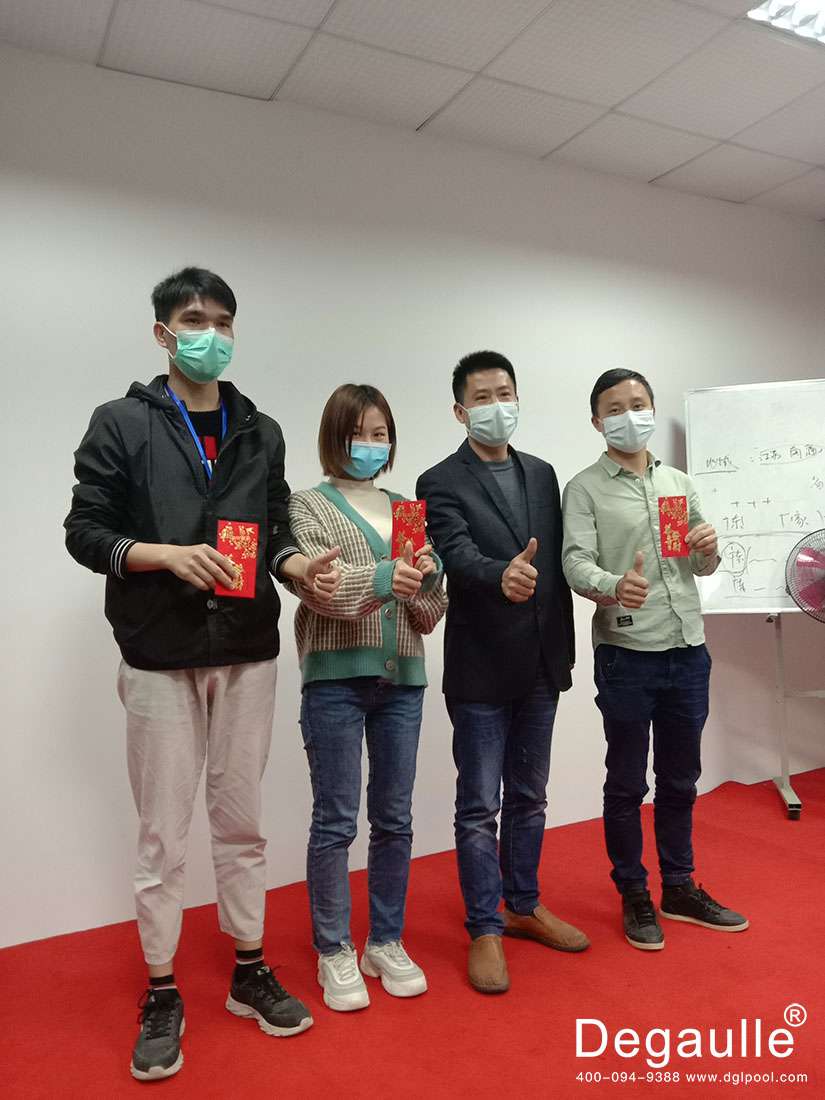 戴高樂(lè)泳池設(shè)備