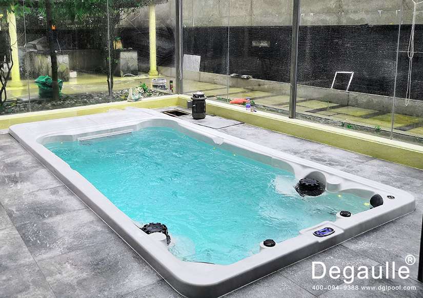 戴高樂無邊際泳池