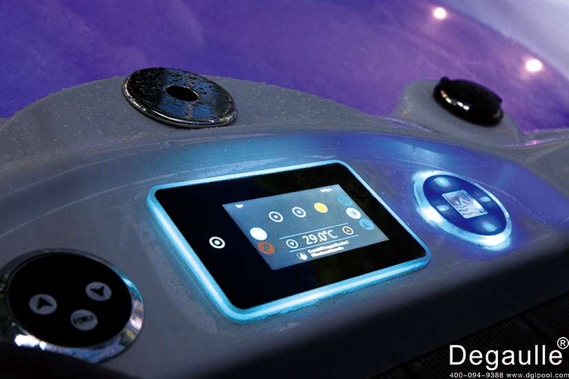 戴高樂(lè)無(wú)邊際泳池