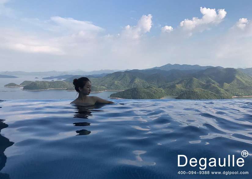 戴高樂無邊際泳池