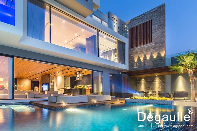 戴高樂無邊際泳池