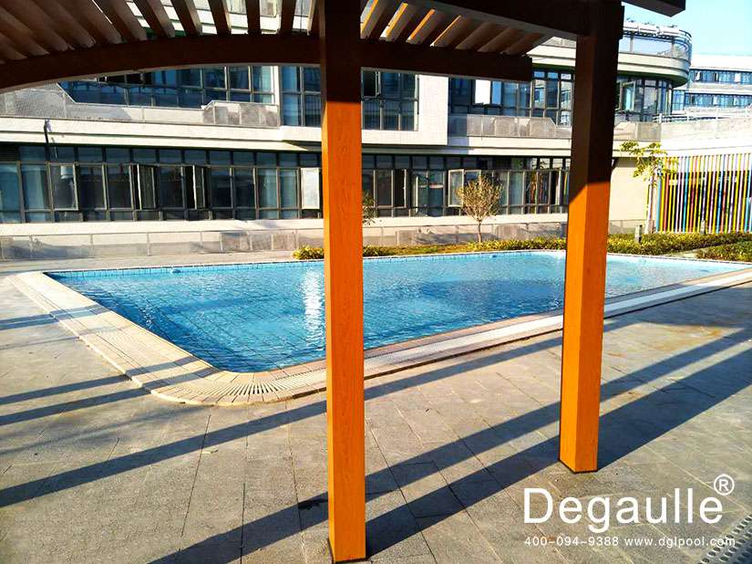 戴高樂恒溫泳池工程