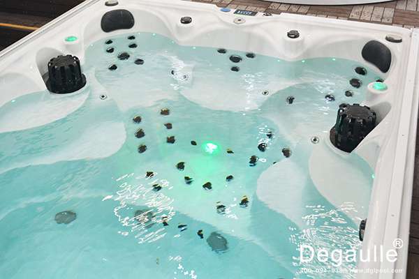 室內(nèi)無邊泳池