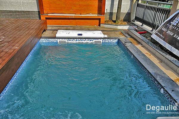 私家游泳池設(shè)備